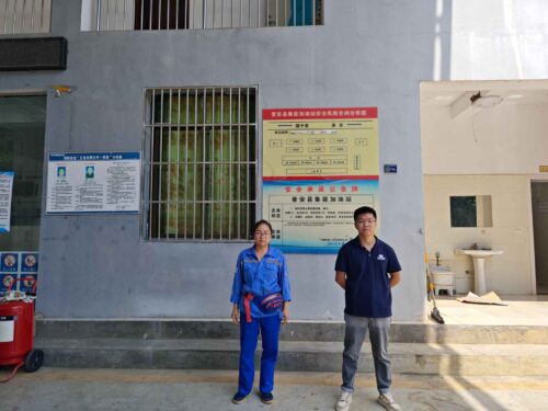 贵州天宇科技_职业卫生评价采样现场_普安县集能加油站02