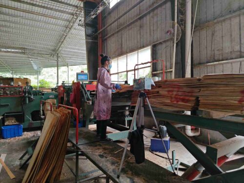 贵州天宇科技_职业卫生评价采样现场_贵州木当家装饰材料有限公司04